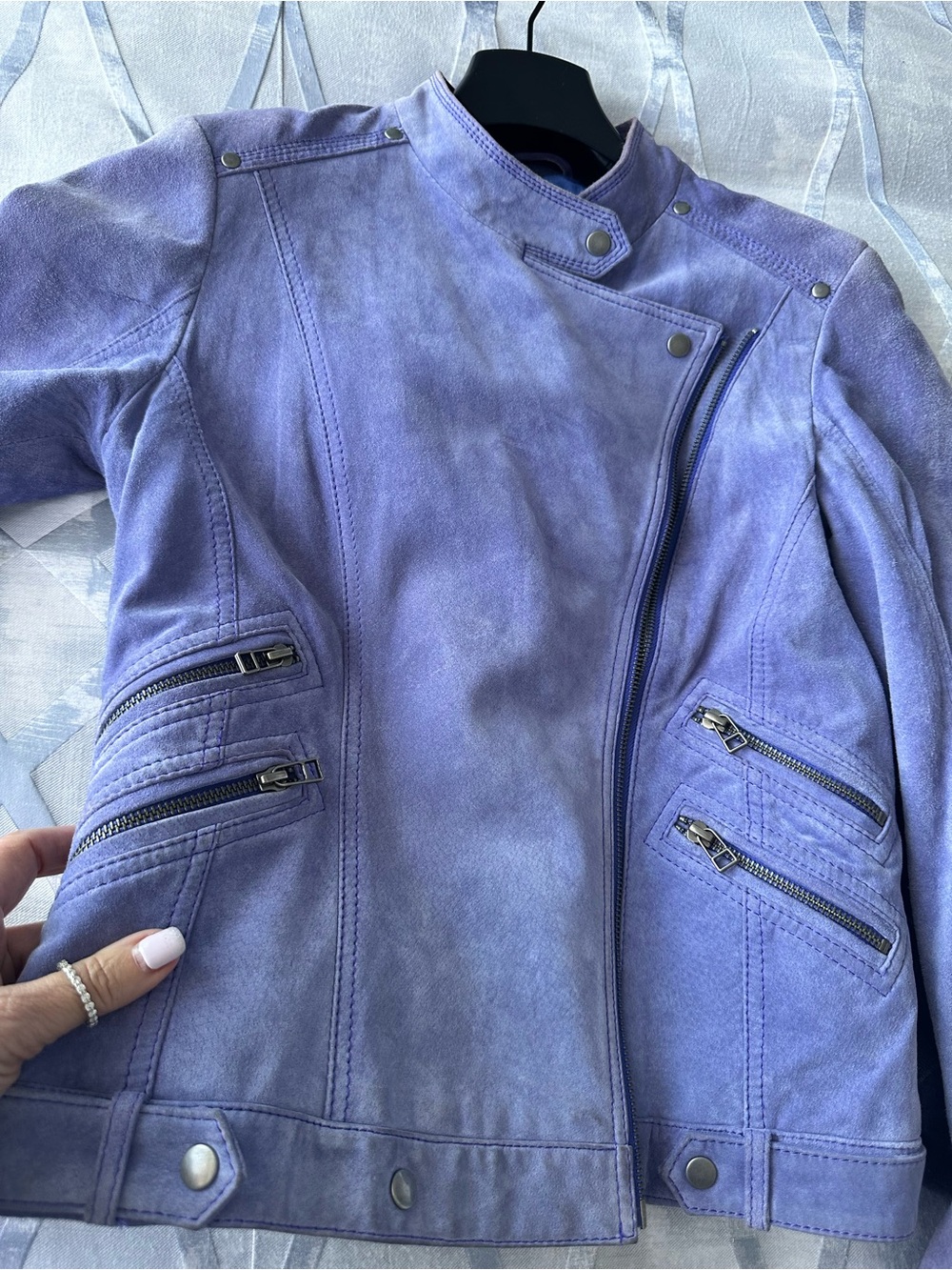 Danier Lavender 💜 Suede Moto Jacket - Women (XS but fits a Medium). - Picture 6 of 10